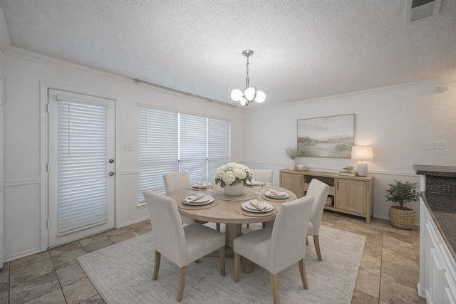 808 Blessing Creek Drive, Euless, TX 76039