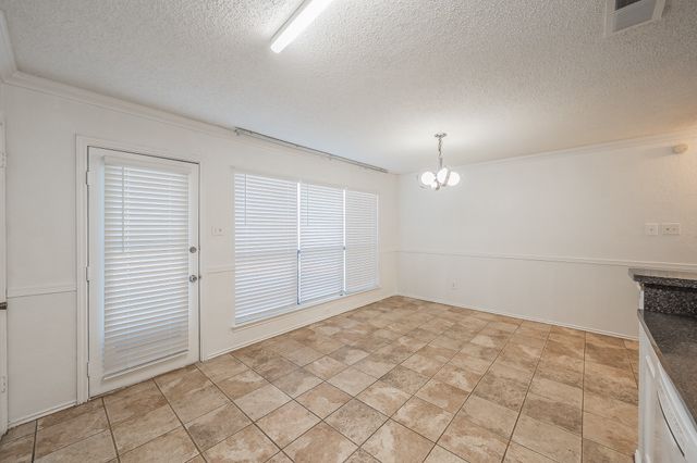 808 Blessing Creek Drive, Euless, TX 76039