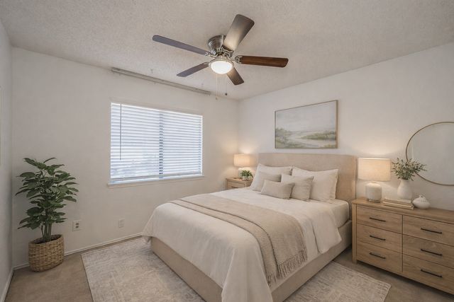 808 Blessing Creek Drive, Euless, TX 76039