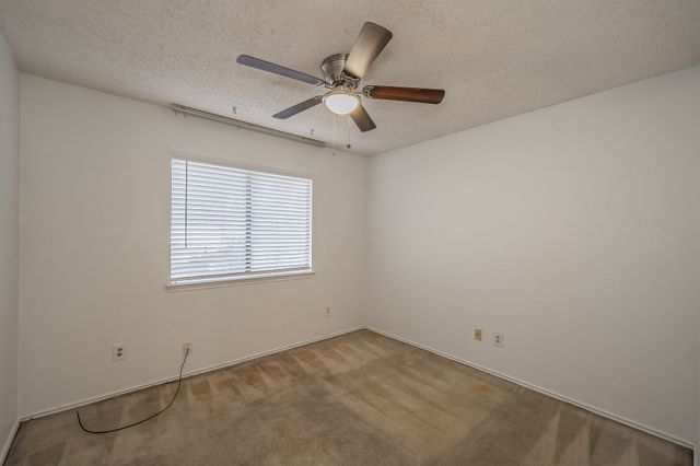 808 Blessing Creek Drive, Euless, TX 76039