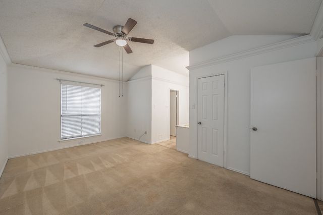 808 Blessing Creek Drive, Euless, TX 76039