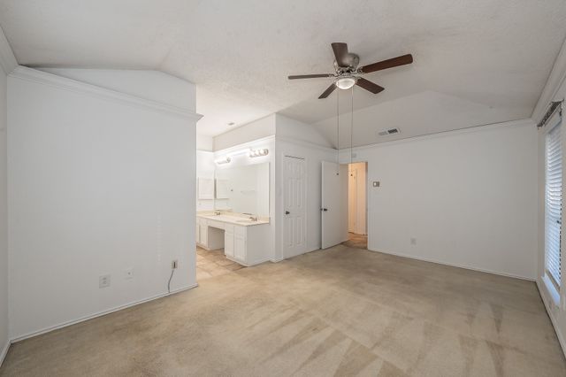 808 Blessing Creek Drive, Euless, TX 76039