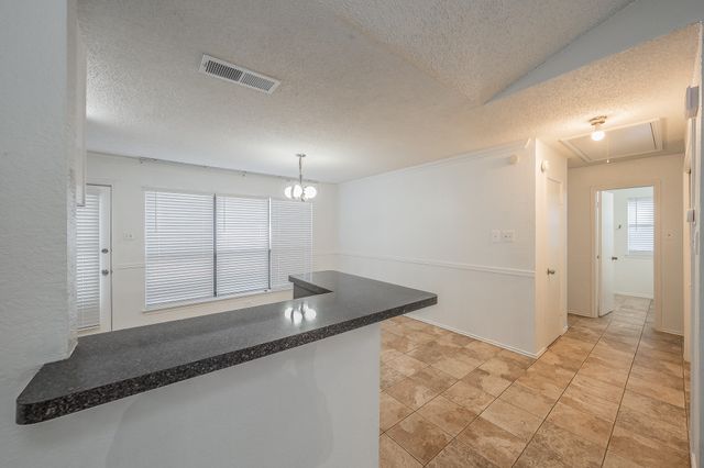 808 Blessing Creek Drive, Euless, TX 76039