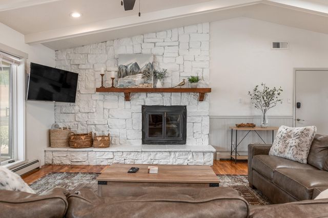 12519 ELENA Drive NE, Albuquerque, NM 87122