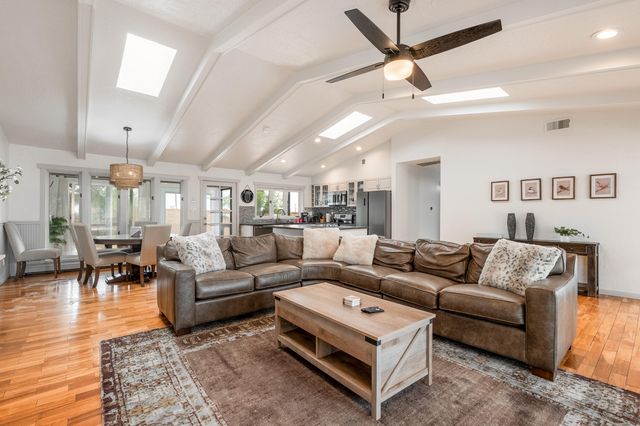 12519 ELENA Drive NE, Albuquerque, NM 87122