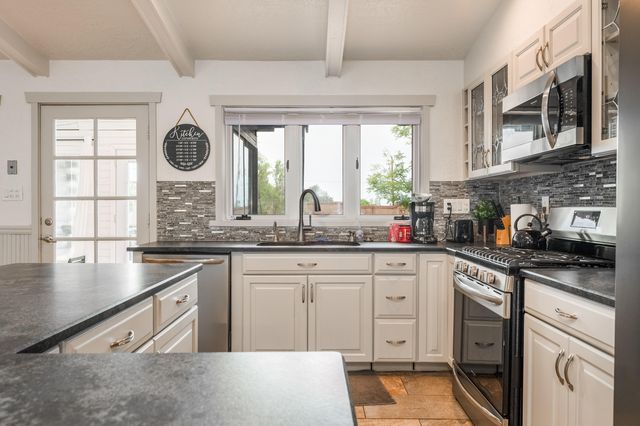 12519 ELENA Drive NE, Albuquerque, NM 87122