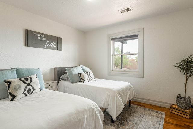 12519 ELENA Drive NE, Albuquerque, NM 87122