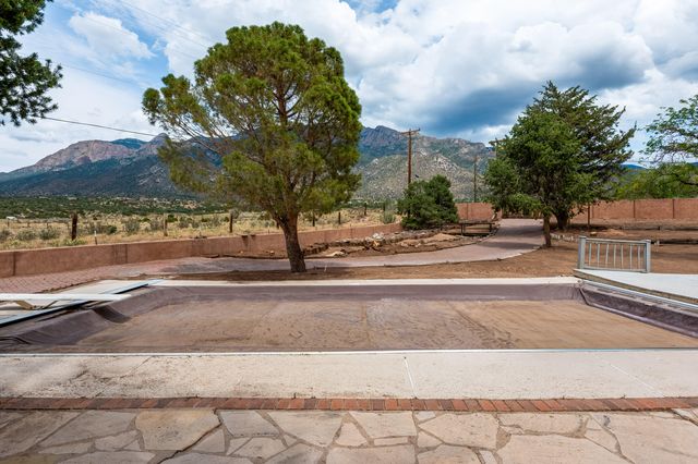 12519 ELENA Drive NE, Albuquerque, NM 87122