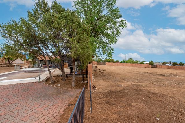 12519 ELENA Drive NE, Albuquerque, NM 87122