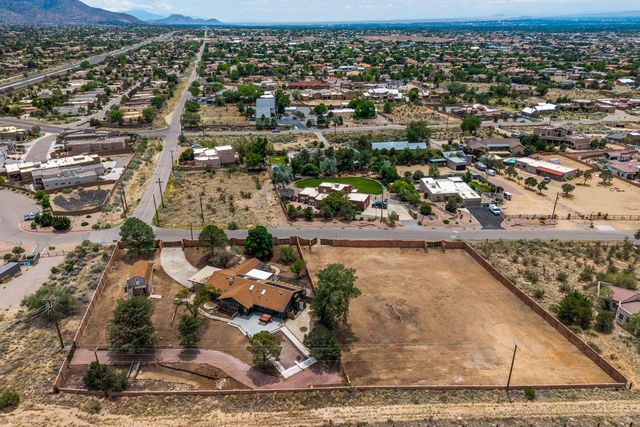 12519 ELENA Drive NE, Albuquerque, NM 87122