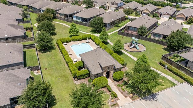 143 Castlegate Lane, Houston, TX 77065