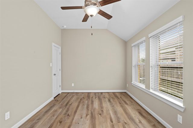 143 Castlegate Lane, Houston, TX 77065