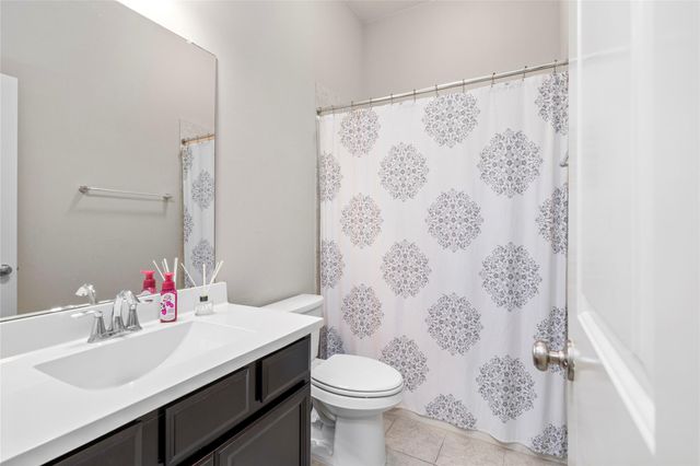 143 Castlegate Lane, Houston, TX 77065