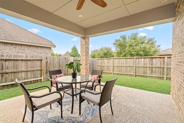 143 Castlegate Lane, Houston, TX 77065