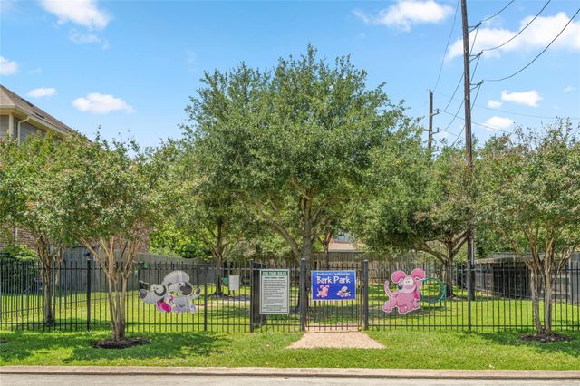143 Castlegate Lane, Houston, TX 77065