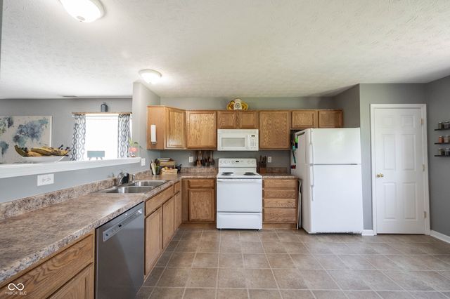 18653 Pilot Mills Drive, Noblesville, IN 46062