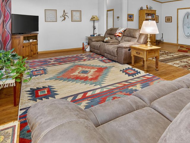 1170 Darrel Avenue, Glen Rose, TX 76043