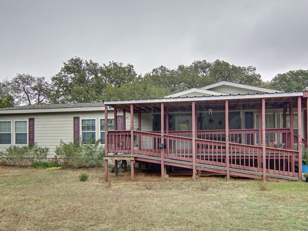 1170 Darrel Avenue, Glen Rose, TX 76043
