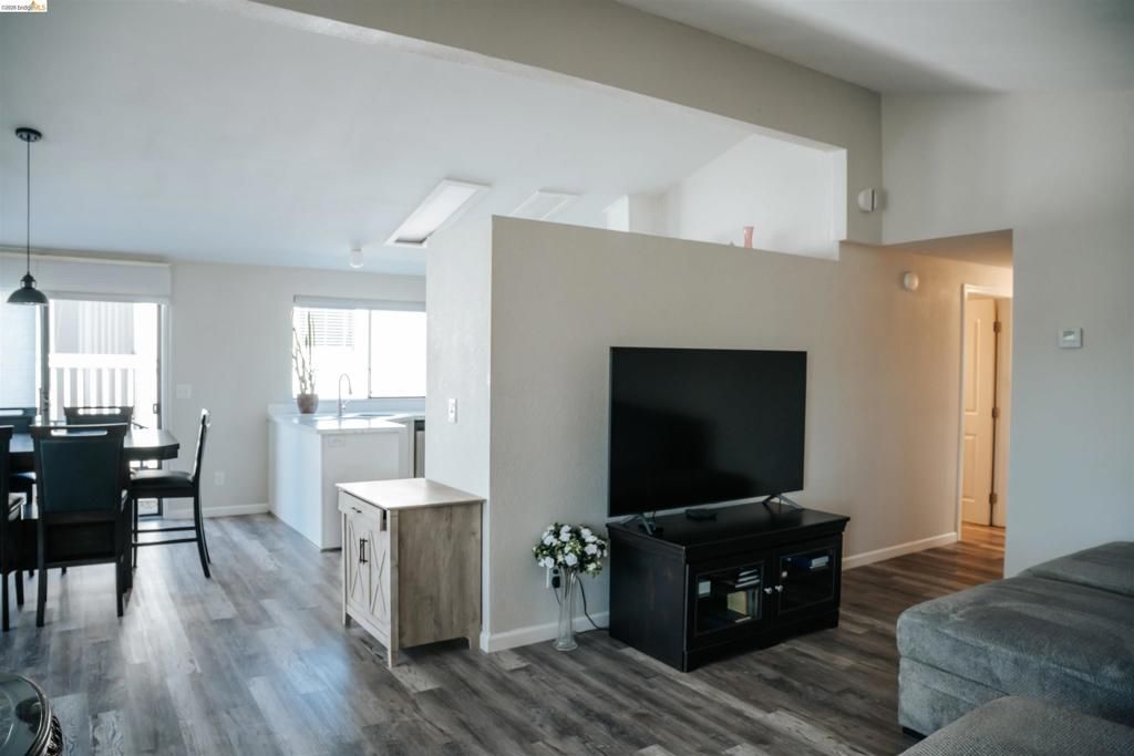 Image 14 of property listing at 1909 Strasbourg Ln, Antioch, CA 94509