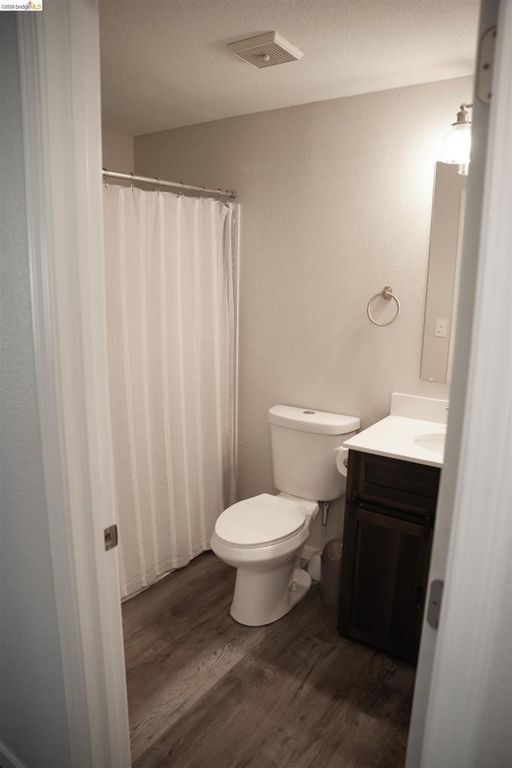 Image 20 of property listing at 1909 Strasbourg Ln, Antioch, CA 94509