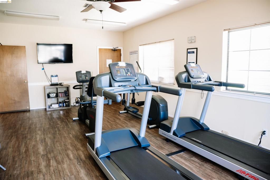 Image 27 of property listing at 1909 Strasbourg Ln, Antioch, CA 94509