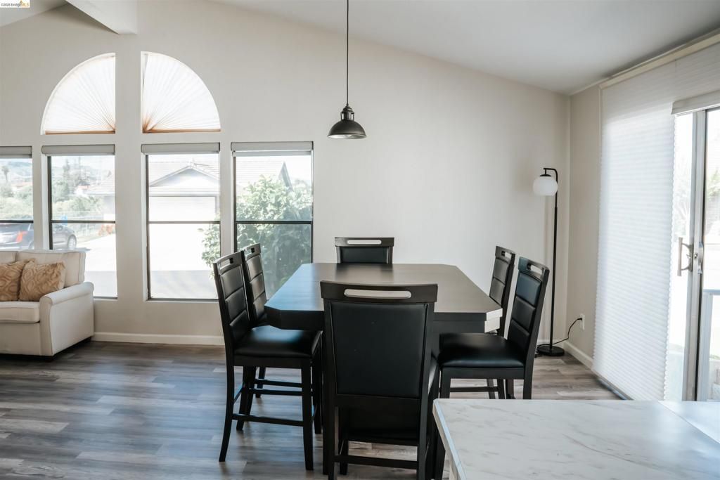 Image 3 of property listing at 1909 Strasbourg Ln, Antioch, CA 94509