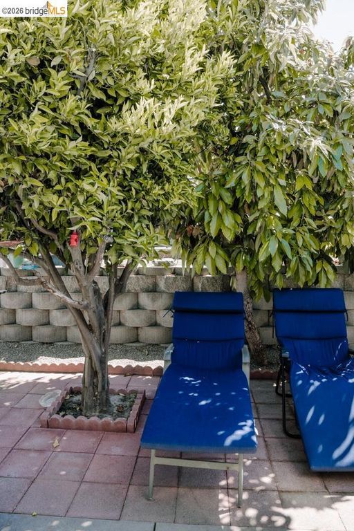 Image 5 of property listing at 1909 Strasbourg Ln, Antioch, CA 94509