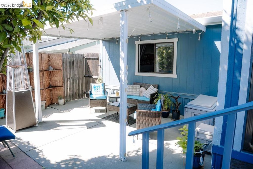 Image 7 of property listing at 1909 Strasbourg Ln, Antioch, CA 94509