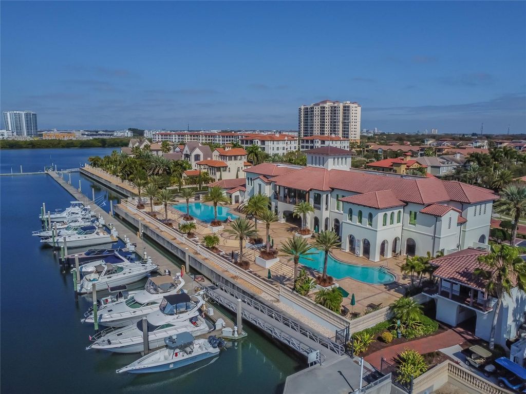 Image 27 of property listing at 5713 BOWEN DANIEL DR. 505, Tampa, FL 33616