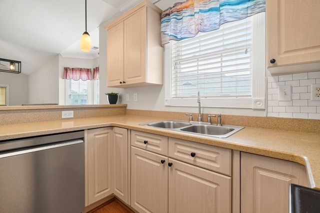 4820 Magnolia Lake Dr Apt 405, Myrtle Beach, SC 29577