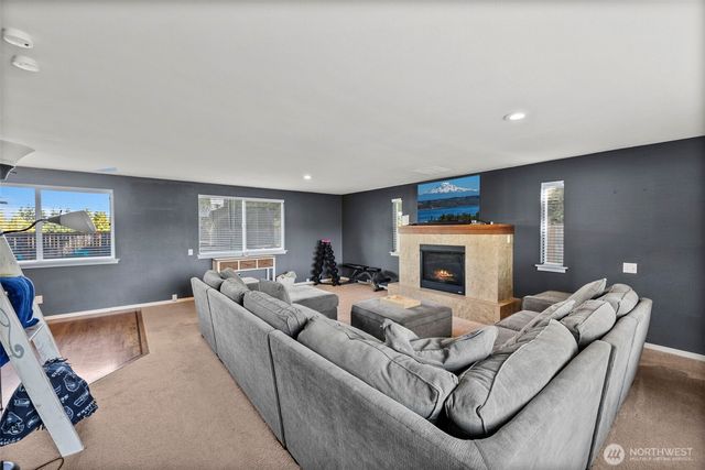 8903 128th Street E, Puyallup, WA 98373