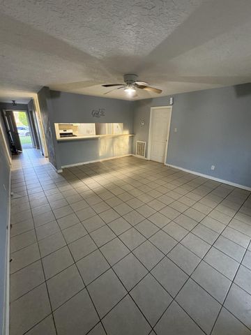 305 N Linden Drive N, Texas City, TX 77591