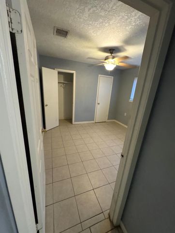 305 N Linden Drive N, Texas City, TX 77591