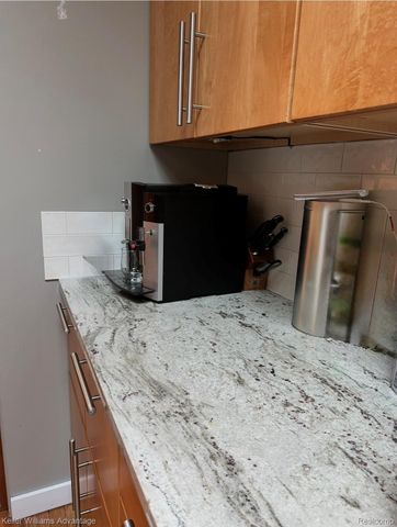 42168 LAKELAND, Plymouth Charter Township, MI 48170