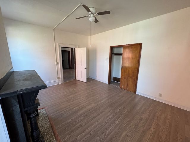 516 3rd St, California, PA 15419