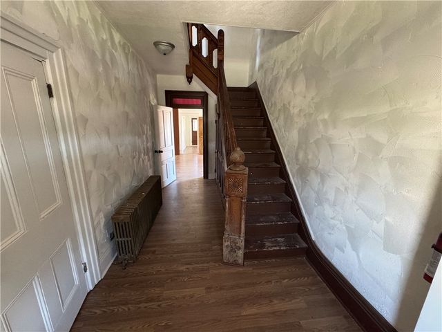 516 3rd St, California, PA 15419