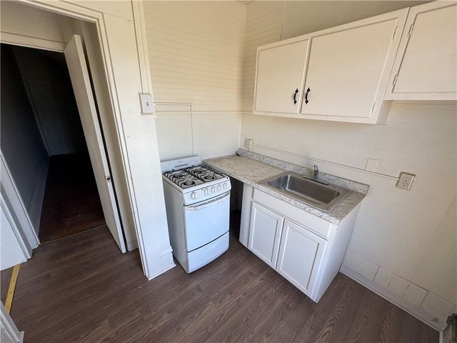 516 3rd St, California, PA 15419