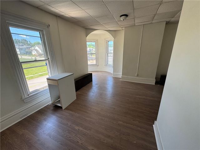 516 3rd St, California, PA 15419