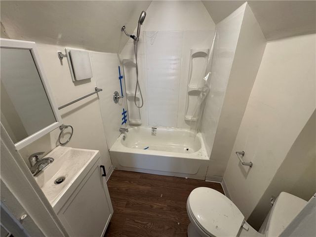 516 3rd St, California, PA 15419