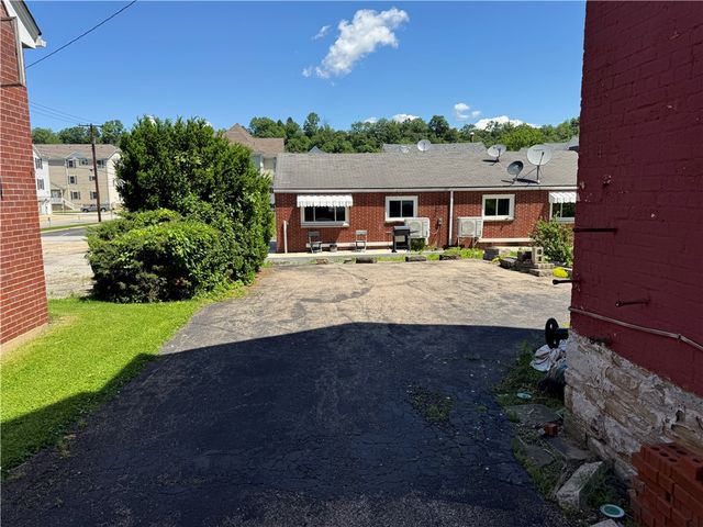 516 3rd St, California, PA 15419