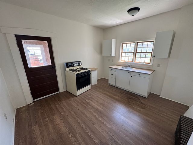 516 3rd St, California, PA 15419