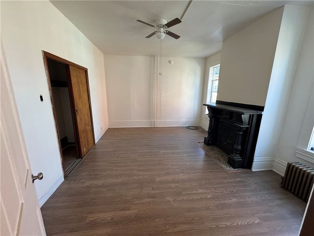516 3rd St, California, PA 15419