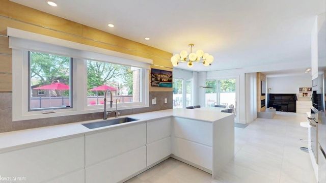 43421 Brooks Drive, Clinton Twp, MI 48038