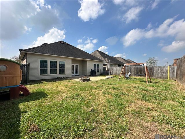 39320 St Charles Ave, Gonzales, LA 70737