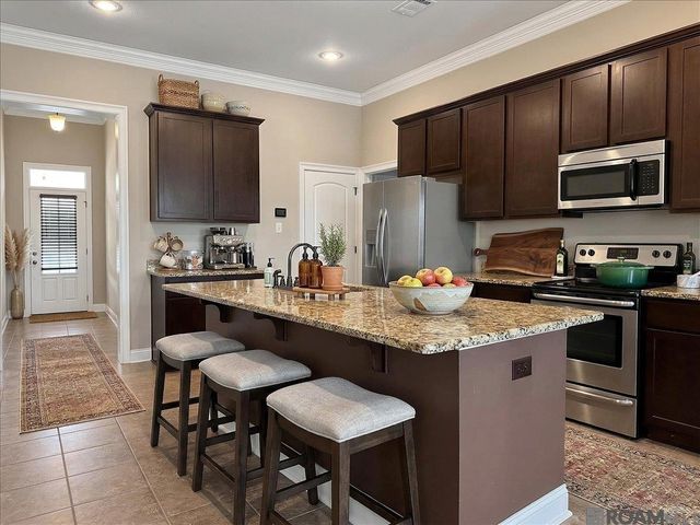 39320 St Charles Ave, Gonzales, LA 70737