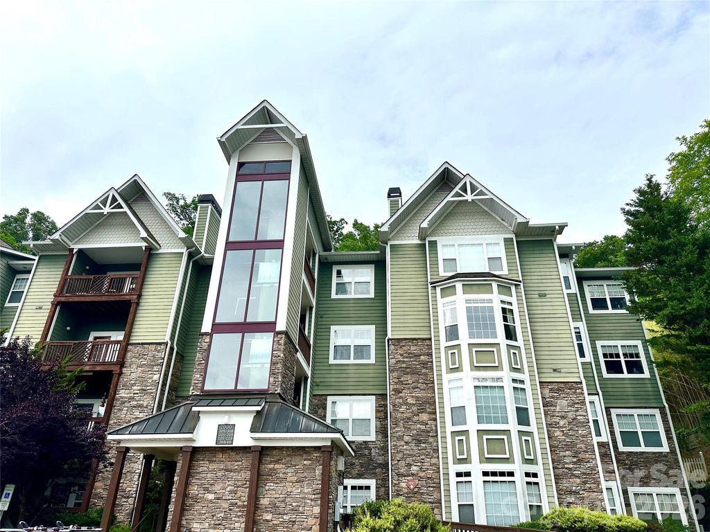 2000 Olde Eastwood Boulevard 305, Asheville, NC 28803