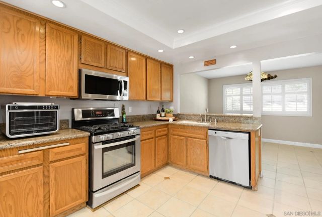 1036 Long Shadow Ct, El Cajon, CA 92019