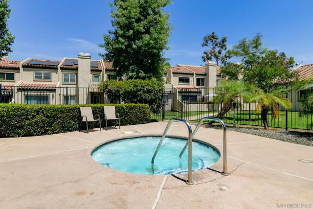 1036 Long Shadow Ct, El Cajon, CA 92019