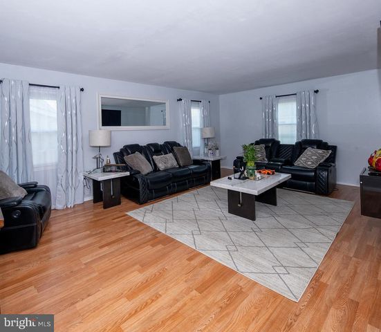 44 MIDDLETON LN, Willingboro, NJ 08046