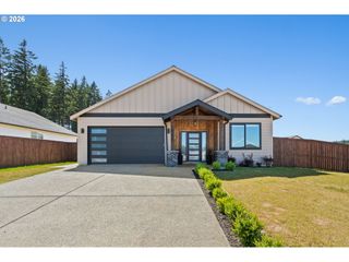 649 PROMINENCE St, Winlock, WA 98596